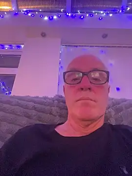 madgaz online show from December 2025 09:09:02 PM