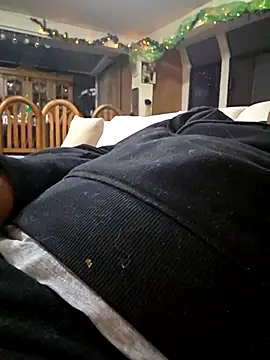 mikeeddy1517 online show from December 2025 04:17:01 AM