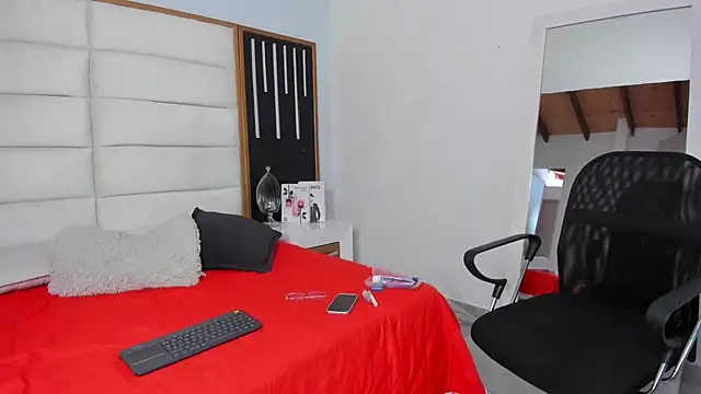 JuliMonroe19 online show from January 2026 01:16:02 PM