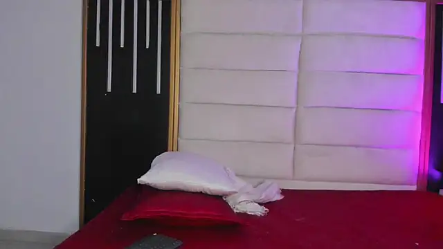 JuliMonroe19 online show from March 2026 01:08:02 PM