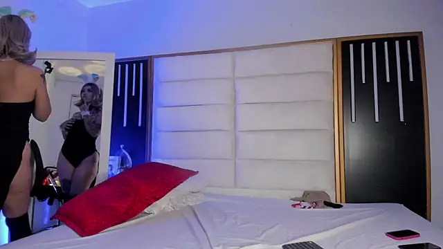 JuliMonroe19 online show from February 2026 01:01:01 PM