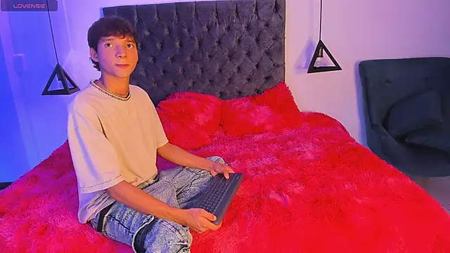 Snapshot of im_ralff chatting on December 2025 07:07:02 PM im ralff online show from December 2025 07:07:02 PM