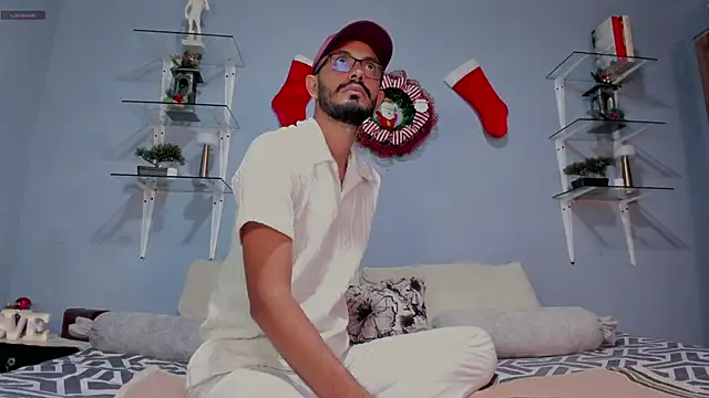 adamtayloor online show from December 2025 06:45:01 PM