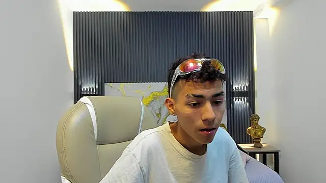 TaylerMiles online show from January 2026 02:59:01 AM