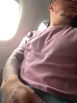 Diegohernan17 online show from December 2025 09:51:01 PM