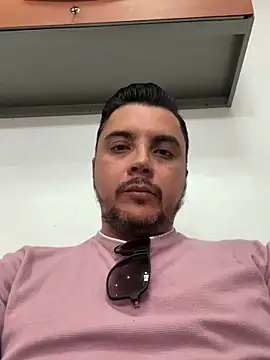Diegohernan17 online show from March 2026 04:55:01 PM