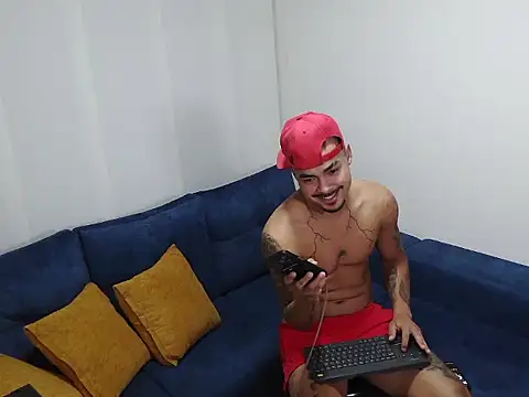 Christian jh bigcock online show from December 2025 04:39:02 AM