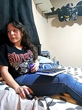 Snapshot of riquimona chatting on February 2026 11:48:02 PM riquimona online show from February 2026 11:48:02 PM