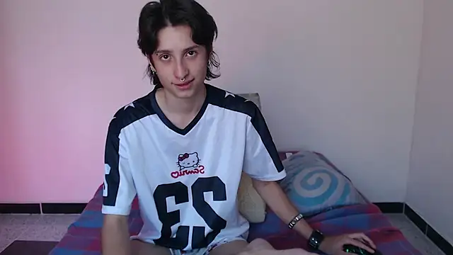 Snapshot of cirosky_elchicopolla chatting on February 2026 04:26:02 PM cirosky elchicopolla online show from February 2026 04:26:02 PM