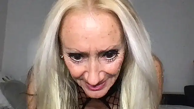 siennadiamond online show from May 2026 08:37:02 PM