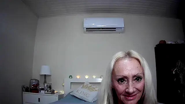siennadiamond online show from May 2026 03:18:02 PM