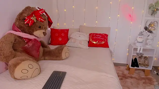 Snapshot of Lily_Hiill7 chatting on December 2025 06:35:01 PM Lily Hiill7 online show from December 2025 06:35:01 PM