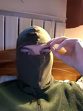 BottomB95xh online show from December 2025 02:21:02 PM