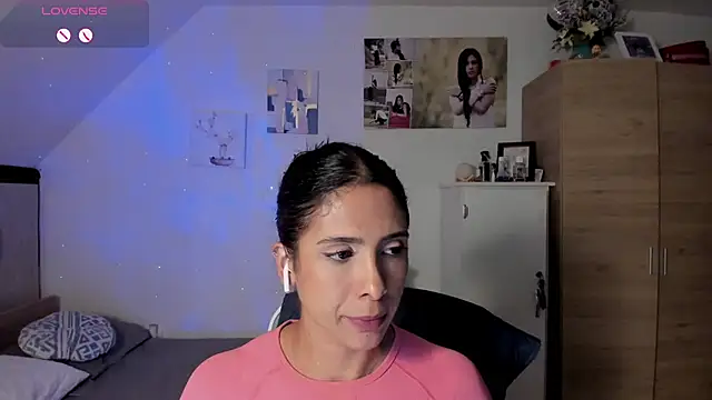 Snapshot of VEROSlen- chatting on June 2026 03:11:02 AM VEROSlen- online show from June 2026 03:11:02 AM