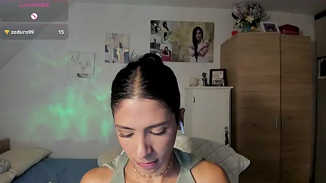Snapshot of VEROSlen- chatting on July 2026 04:17:02 AM VEROSlen- online show from July 2026 04:17:02 AM