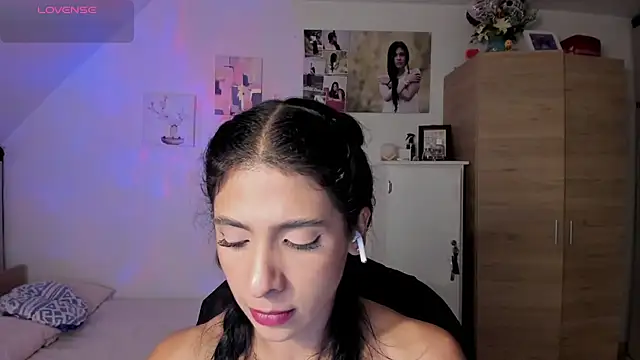 Snapshot of VEROSlen- chatting on July 2026 03:28:01 AM VEROSlen- online show from July 2026 03:28:01 AM