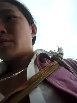 Girl cutee online show from February 2026 12:54:01 AM