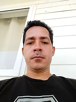 Chris hot33 online show from December 2025 05:51:01 PM