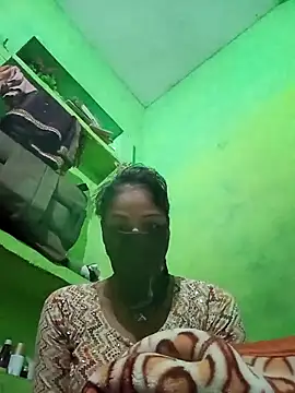 Snapshot of Uma_pande chatting on December 2025 06:13:02 PM Uma pande online show from December 2025 06:13:02 PM