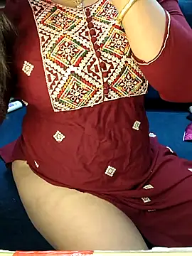 Snapshot of SSiya- chatting on February 2026 06:32:02 PM SSiya- online show from February 2026 06:32:02 PM