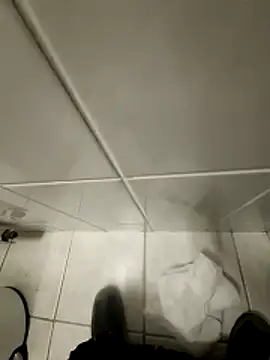 lucas1890 online show from February 2026 04:43:02 AM