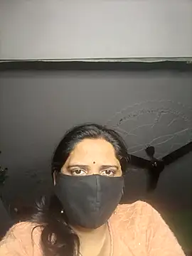 Snapshot of DIRTY-MOMS chatting on December 2025 04:01:01 PM DIRTY-MOMS online show from December 2025 04:01:01 PM