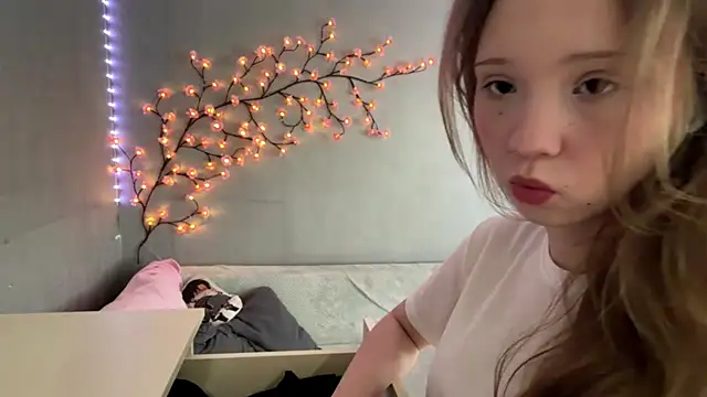 Snapshot of Princessofcashe chatting on May 2026 03:26:01 PM Princessofcashe online show from May 2026 03:26:01 PM