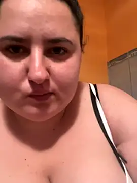 Snapshot of LOVE_LIEBE chatting on December 2025 04:34:02 PM LOVE LIEBE online show from December 2025 04:34:02 PM