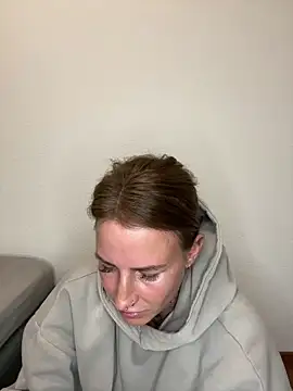 Klarry69 online show from April 2026 07:58:02 PM