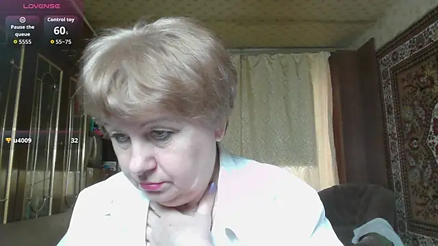 Snapshot of Casey_peach chatting on April 2026 06:09:01 AM Casey peach online show from April 2026 06:09:01 AM