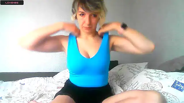 Snapshot of Lana_Foxyy chatting on April 2026 01:01:02 PM Lana Foxyy online show from April 2026 01:01:02 PM