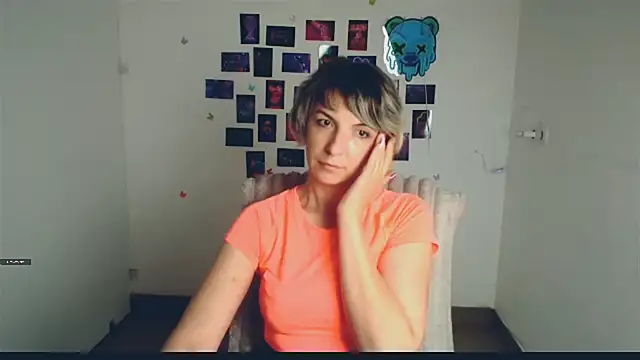 Snapshot of Lana_Foxyy chatting on May 2026 12:35:02 PM Lana Foxyy online show from May 2026 12:35:02 PM