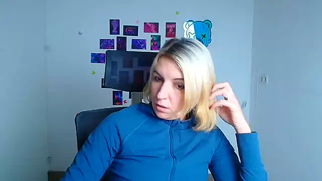 Lana Foxyy online show from December 2025 04:42:01 PM