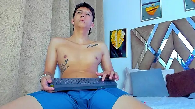 DaniiFoxx online show from December 2025 12:42:02 PM