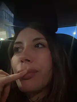 saphirafox online show from March 2026 05:59:01 PM