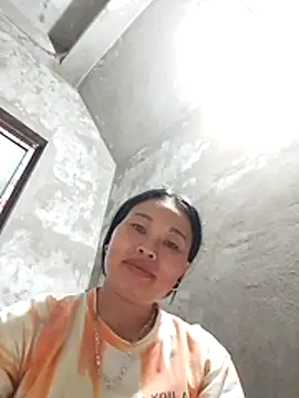 Snapshot of Maikha08 chatting on May 2026 10:57:01 PM Maikha08 online show from May 2026 10:57:01 PM