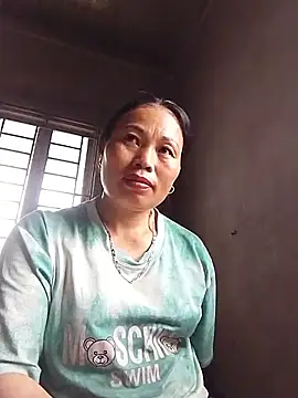 Snapshot of Maikha08 chatting on May 2026 04:27:02 AM Maikha08 online show from May 2026 04:27:02 AM