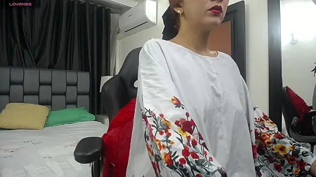 kyra jeet online show from March 2026 12:44:02 PM