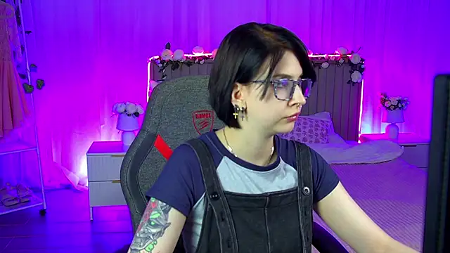 Snapshot of ElenaSomerhalder chatting on January 2026 09:58:02 AM ElenaSomerhalder online show from January 2026 09:58:02 AM