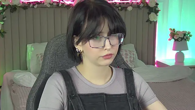 Snapshot of ElenaSomerhalder chatting on January 2026 09:57:01 AM ElenaSomerhalder online show from January 2026 09:57:01 AM