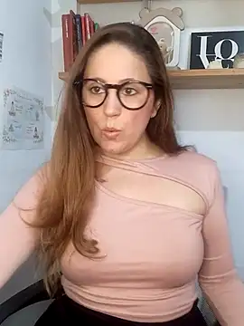 SofiEsteves online show from May 2026 03:33:01 PM