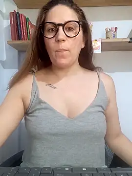 SofiEsteves online show from February 2026 12:27:01 PM