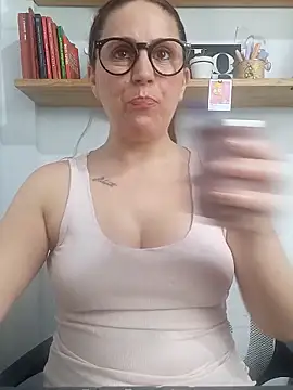 SofiEsteves online show from March 2026 01:13:01 PM