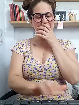 SofiEsteves online show from March 2026 01:12:02 PM