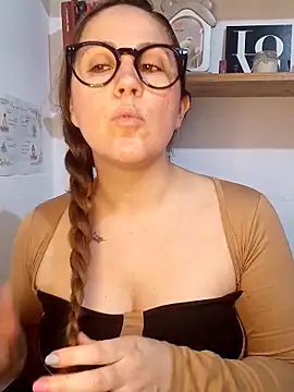 SofiEsteves online show from June 2026 01:11:02 PM