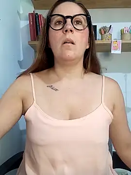 SofiEsteves online show from February 2026 12:05:02 PM