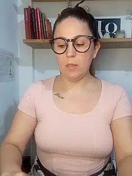 SofiEsteves online show from May 2026 04:28:01 PM
