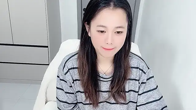 Amireux-8 online show from February 2026 05:40:02 AM