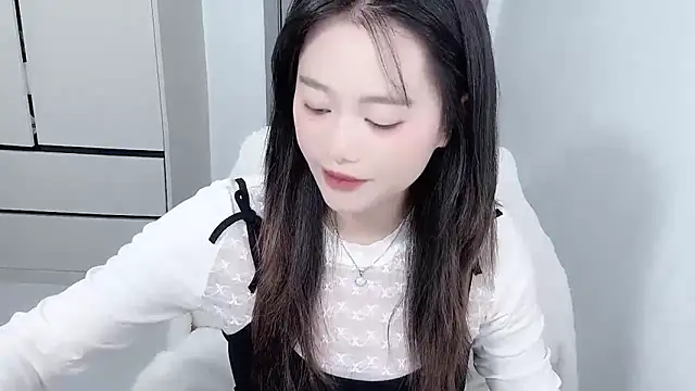 Amireux-8 online show from February 2026 12:04:01 PM