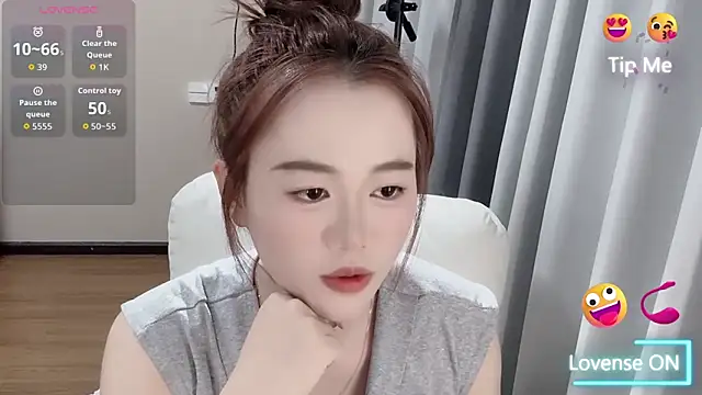 Amireux-8 online show from April 2026 11:55:01 AM